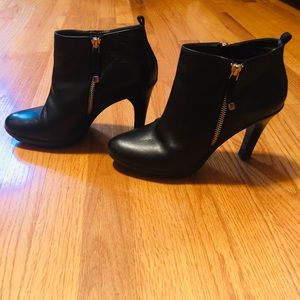 Tahari Terry leather double zipper boots